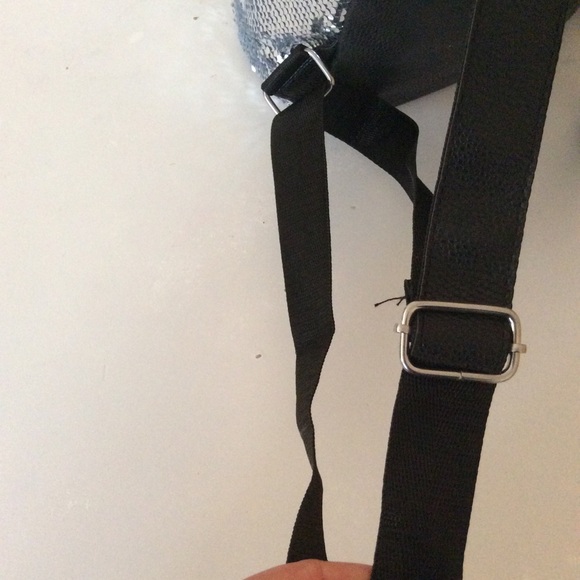 Popular UNICORN MINI BACKPACK- sequenced GIFT - Picture 5 of 6